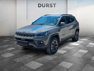 Trailhawk Plug-In Hybrid 4WD