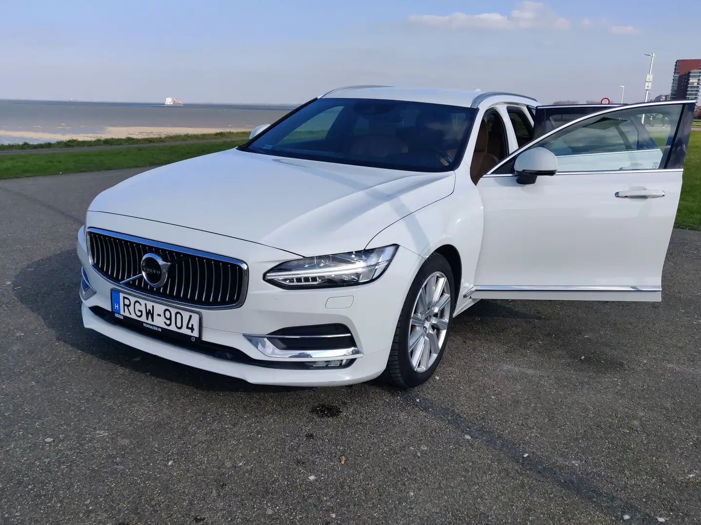 Volvo V90 Volvo V90 2.0 T4 Geartronic Inscription Wit - 1