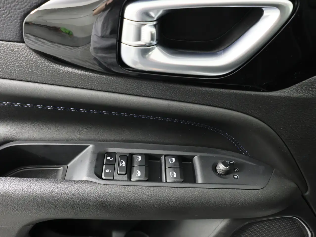 Jeep Compass photo Jeep Compass