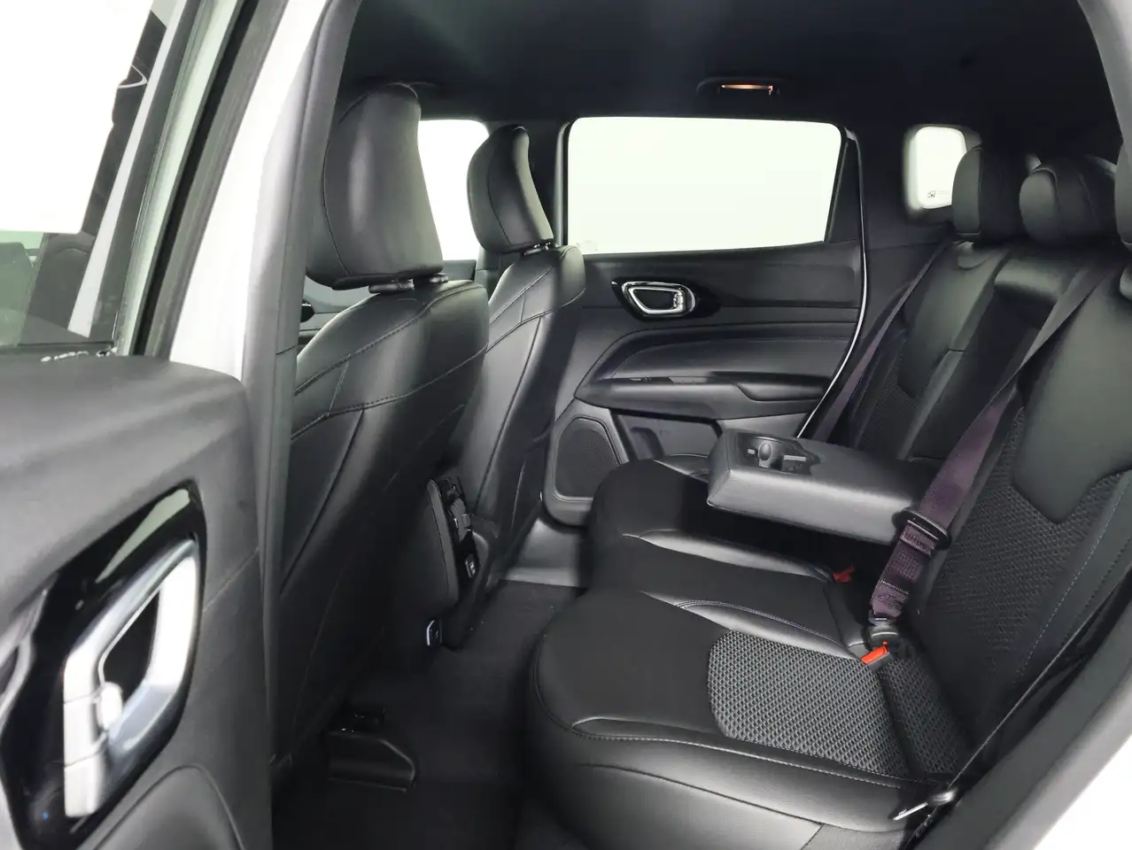 Jeep Compass photo Jeep Compass