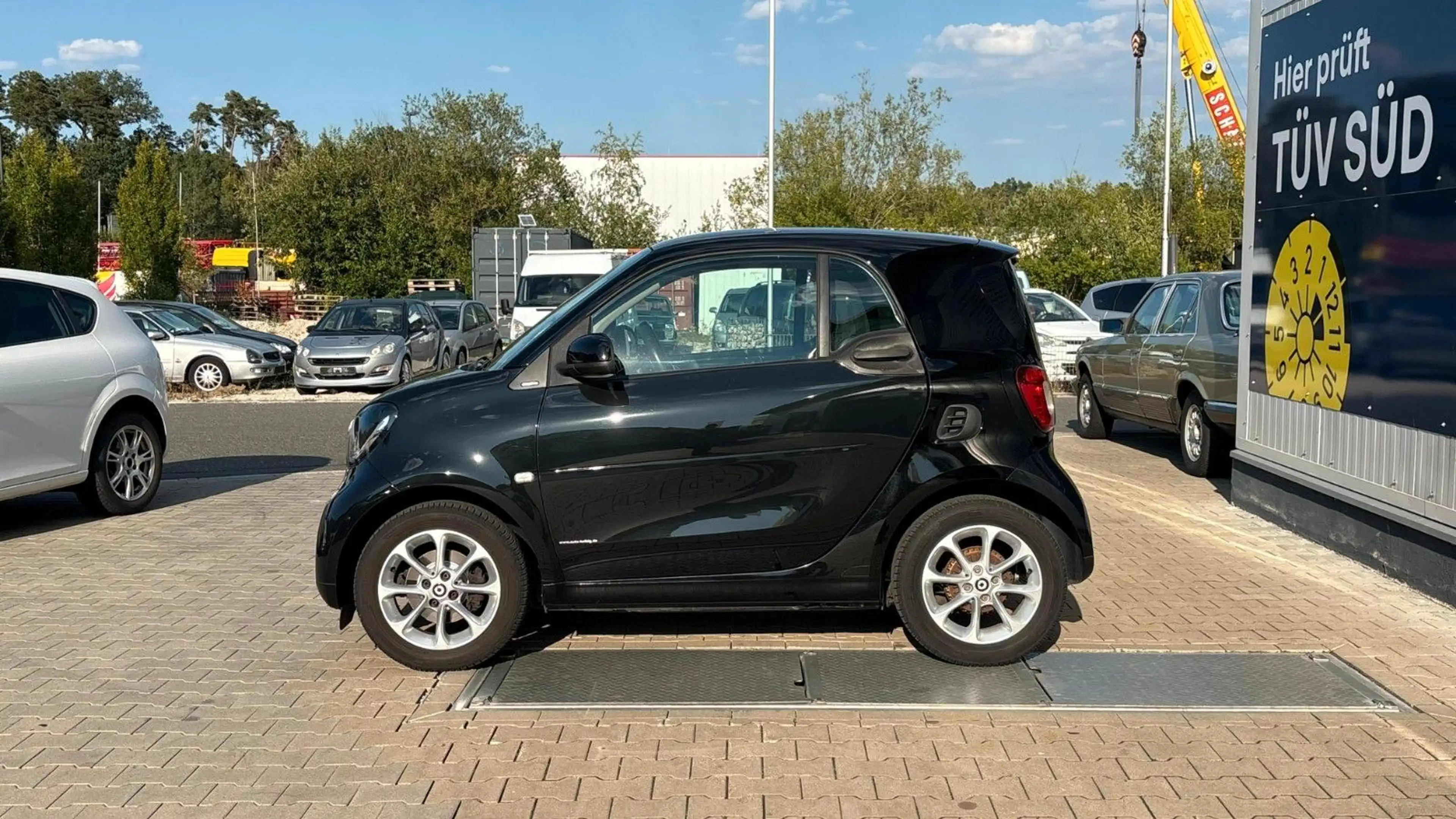 smart forTwo 1.0 Coupe Tempo Pano-Dach Sitzhzg — photo 8