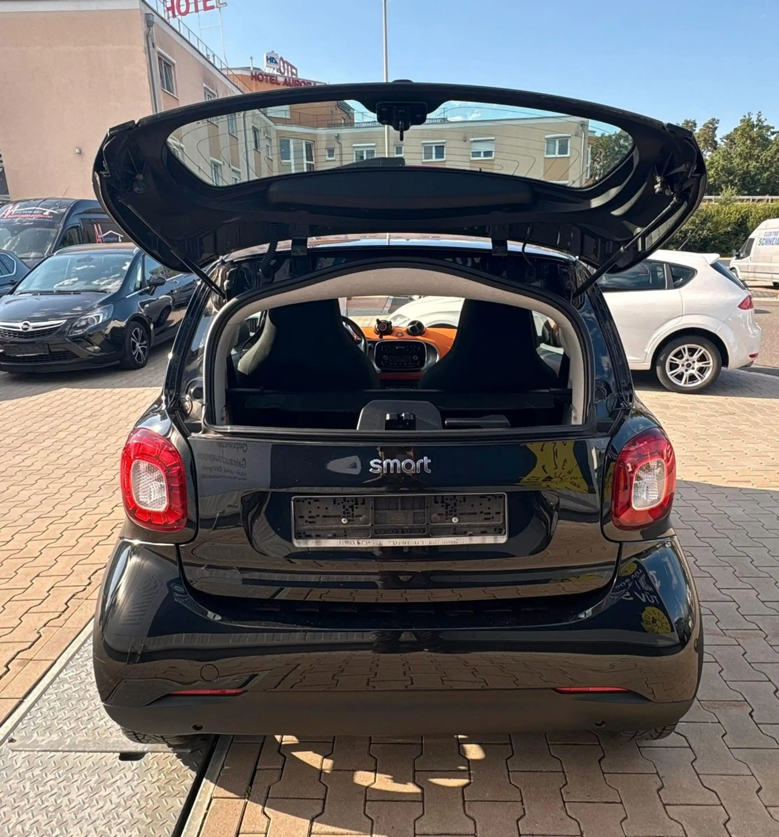smart forTwo 1.0 Coupe Tempo Pano-Dach Sitzhzg — photo 10