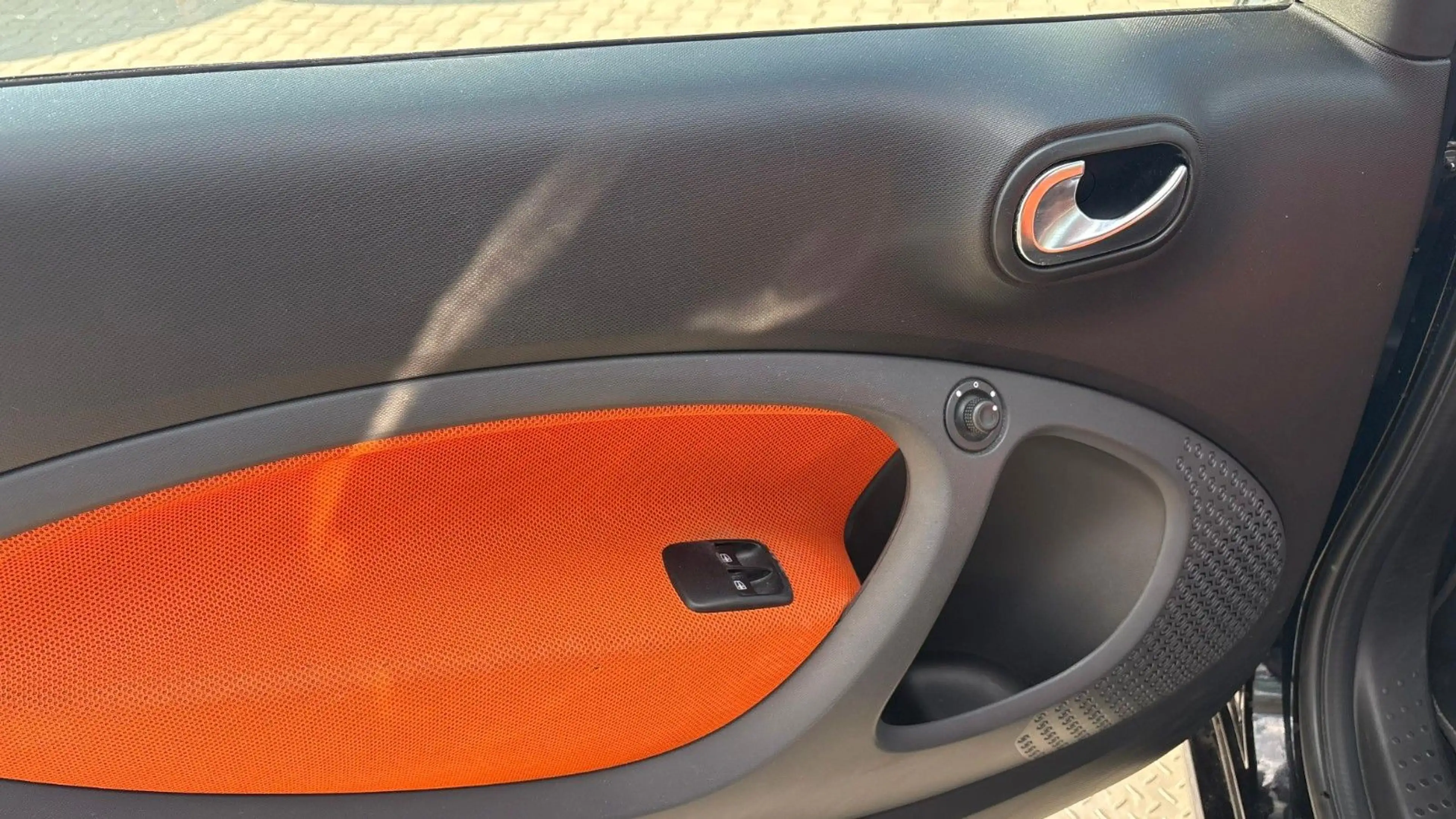 smart forTwo 1.0 Coupe Tempo Pano-Dach Sitzhzg — photo 12