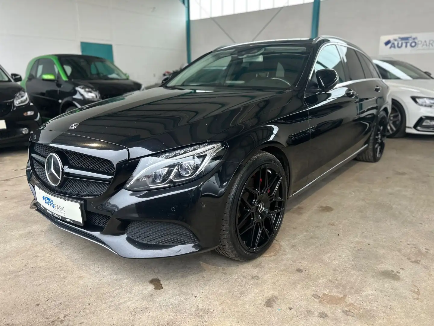 Mercedes-Benz C 250 T CGI*19-Zoll*LED*Navi*Kamera* Schwarz - 1