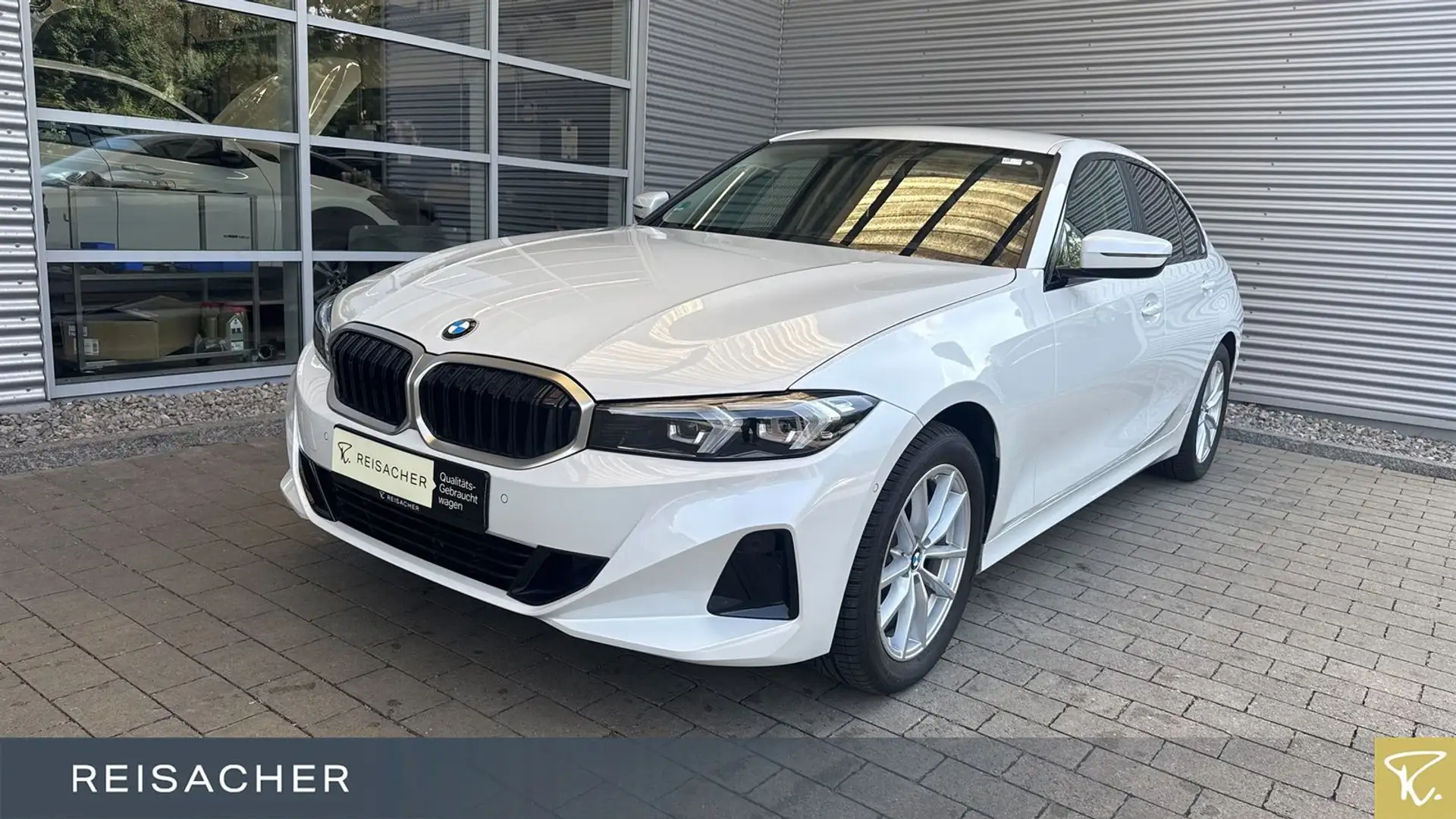 BMW 318 iA Limousine Navi DAB RüKa 17"LM Widescreen Weiß - 1