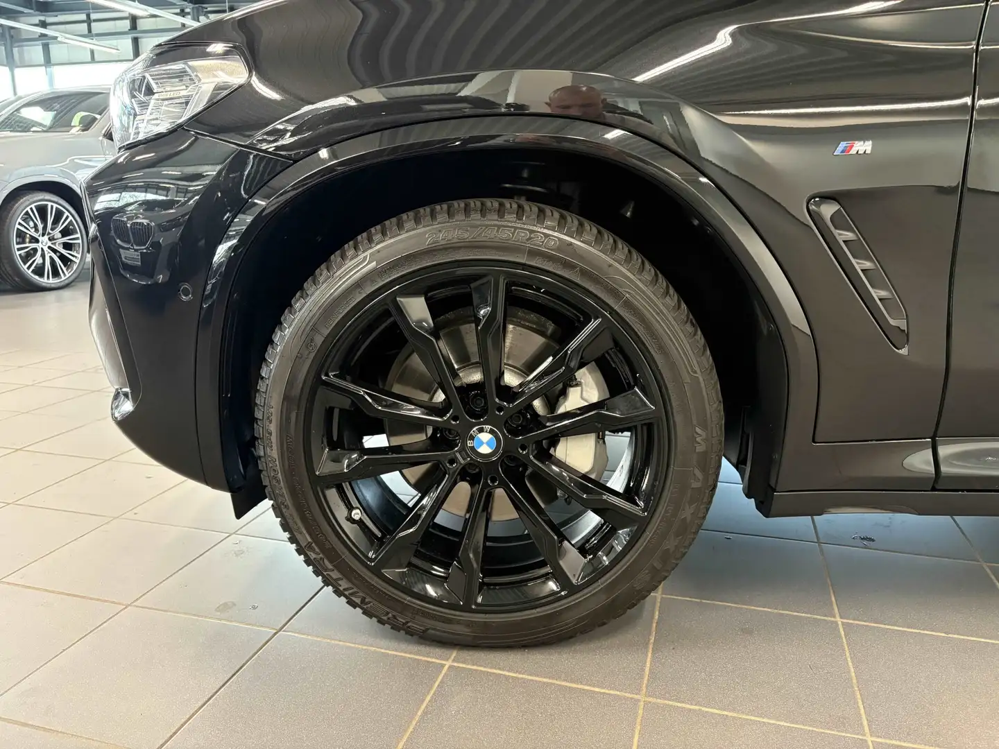 BMW X4 xDrive30d M Sport PANO ACC RFK NAVI LED DAB Zwart - 2