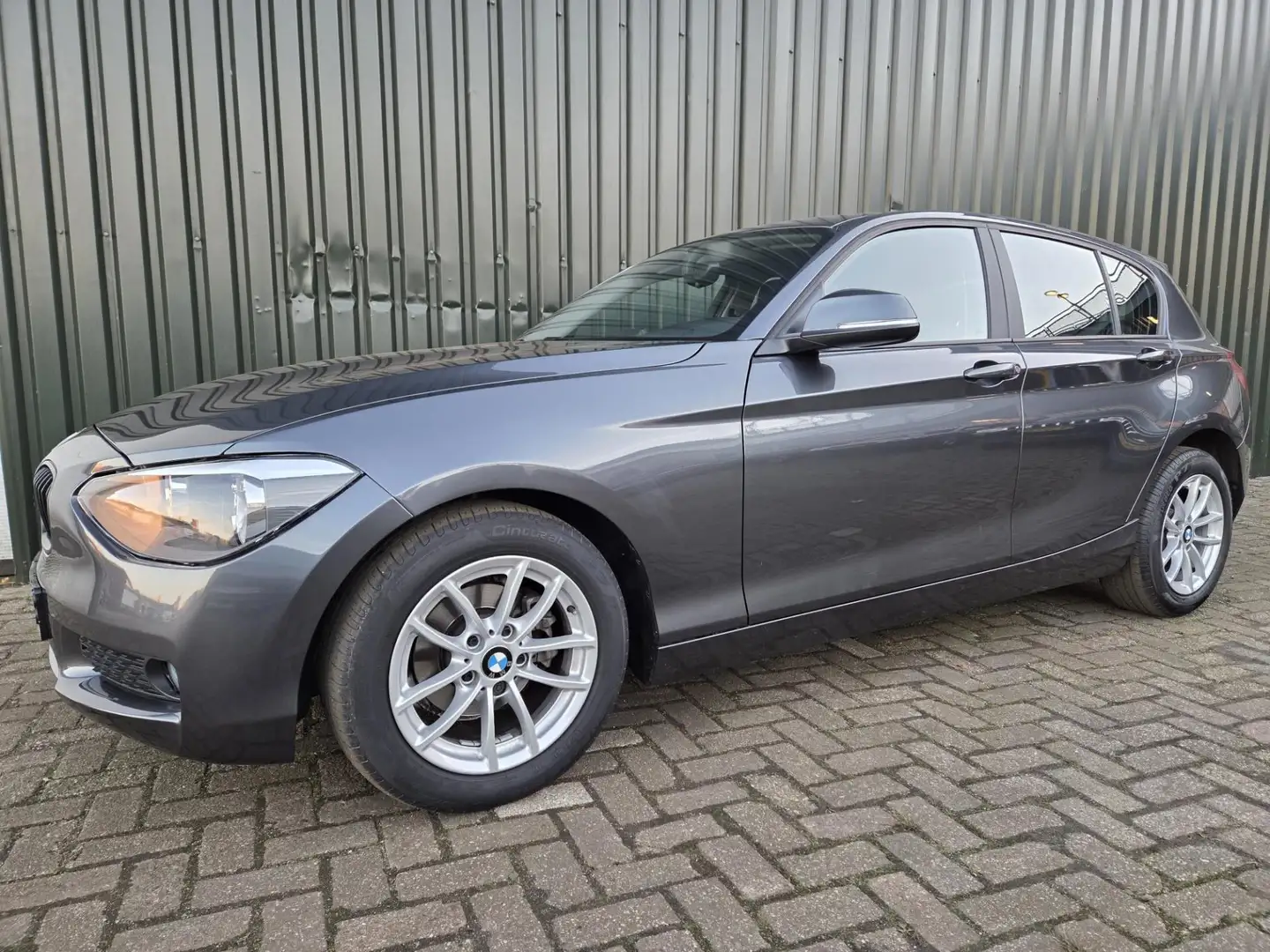 BMW 116 1-serie 116i Business 1e eigenaar 26000km!! Grijs - 2