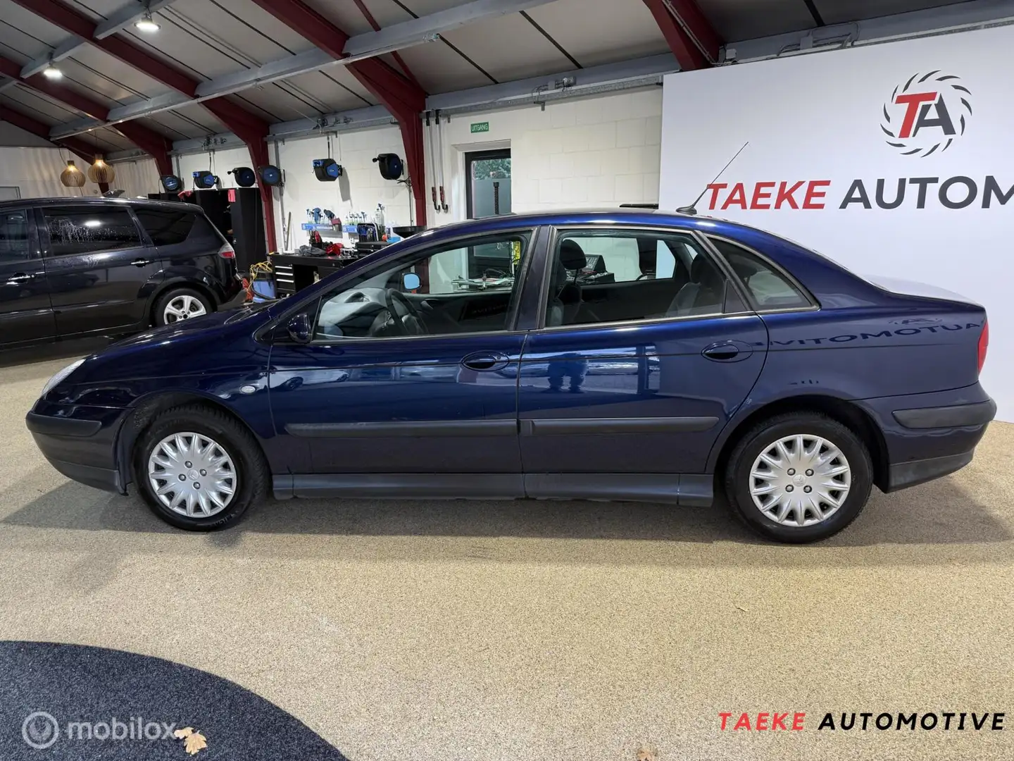 Citroen C5 1.8-16V Ligne Prestige Clima/Nap/Apk Blau - 2