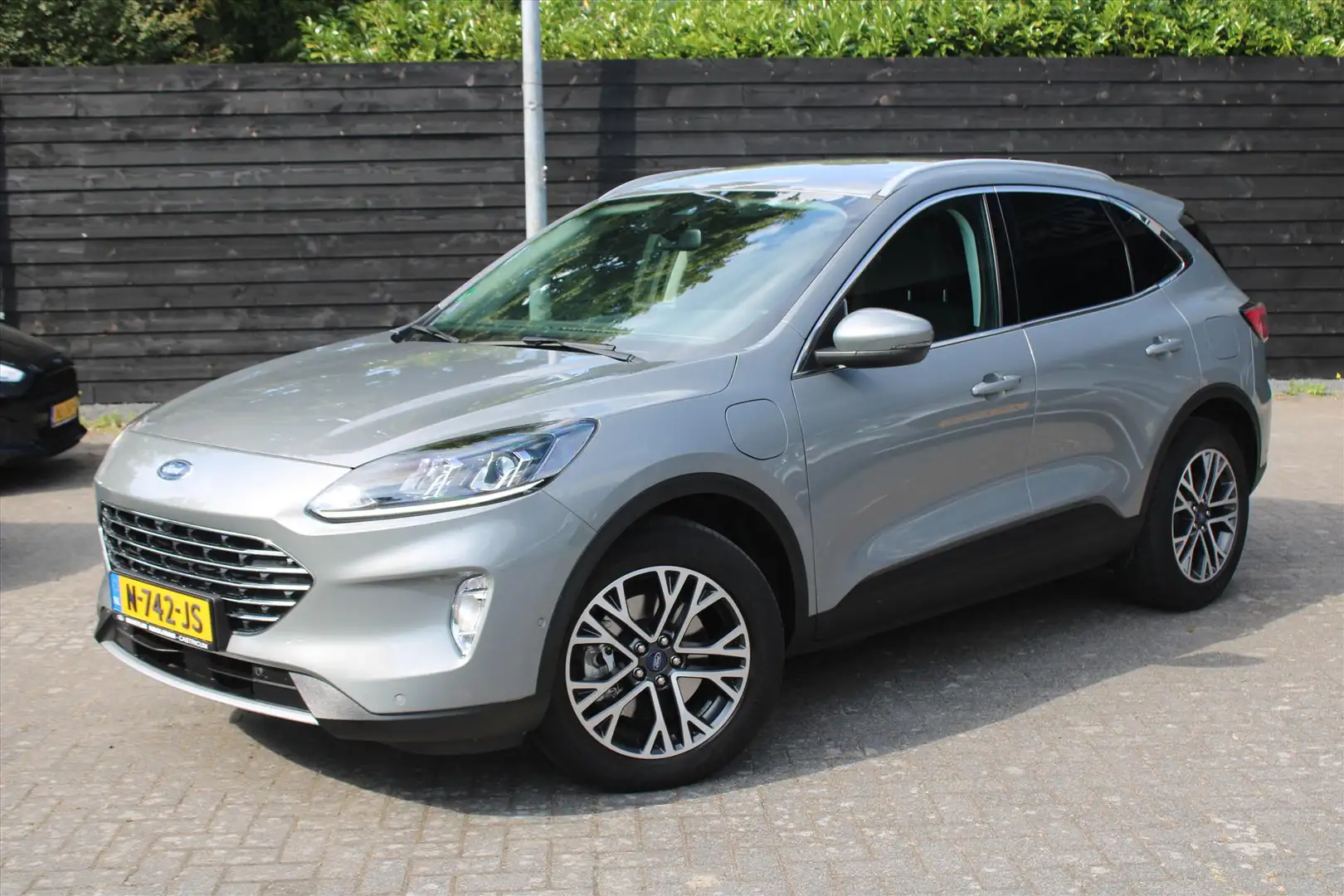 Ford Kuga 2.5 PHEV AUT 225pk Titanium, Winterpack, Trekhaak, Grijs - 1