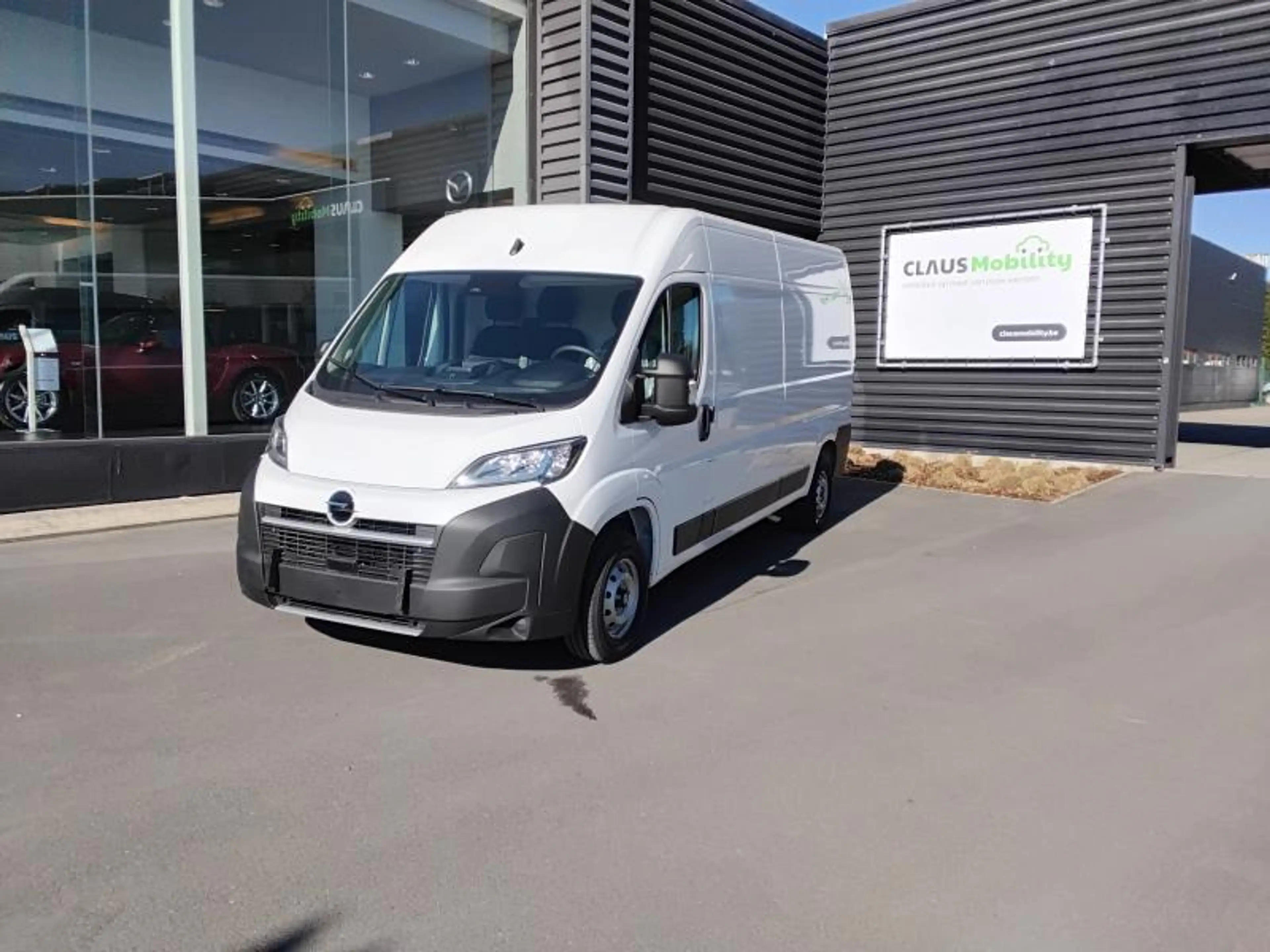 Opel Movano L3H2 140 PK MT - €23790 + BTW