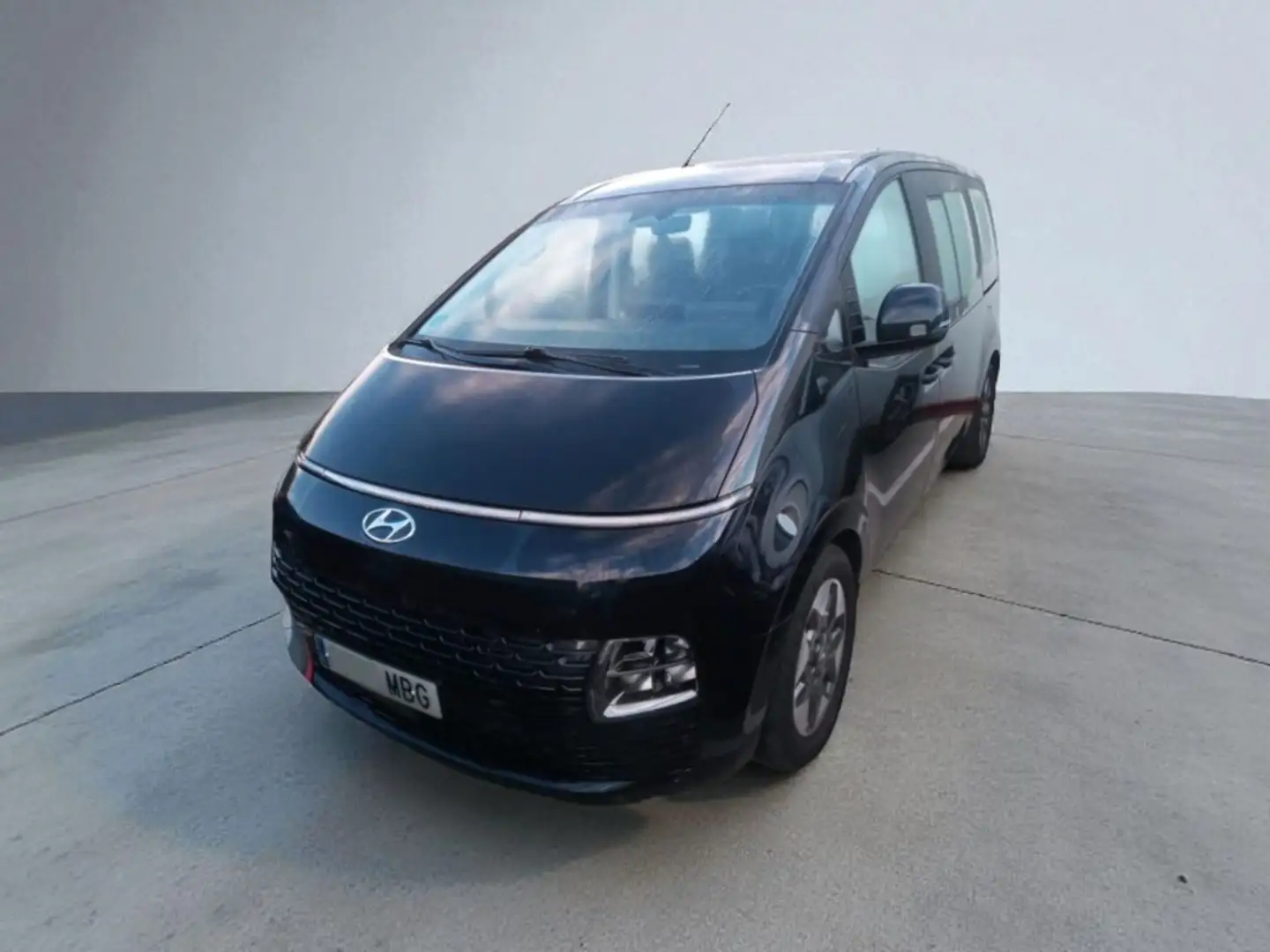 Hyundai STARIA 2.2CRDi 9S Tecno 177 Aut. Negro - 2