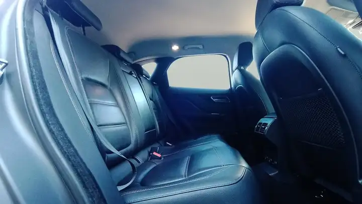 Jaguar F-Pace 2017, foto 12