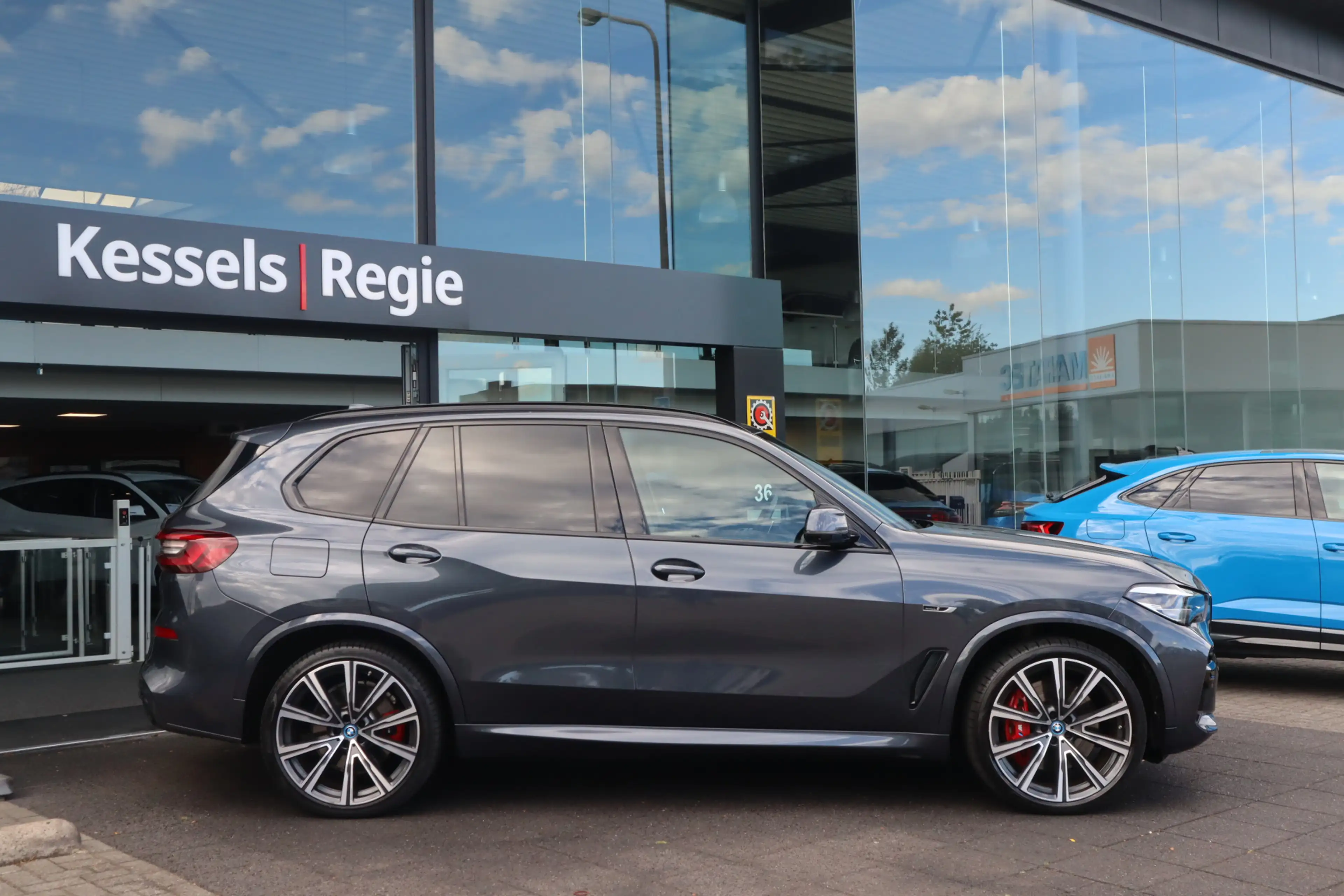 BMW X5 xDrive45e M-Sport | SkyLounge | Indvidual | Dri.As — photo 3