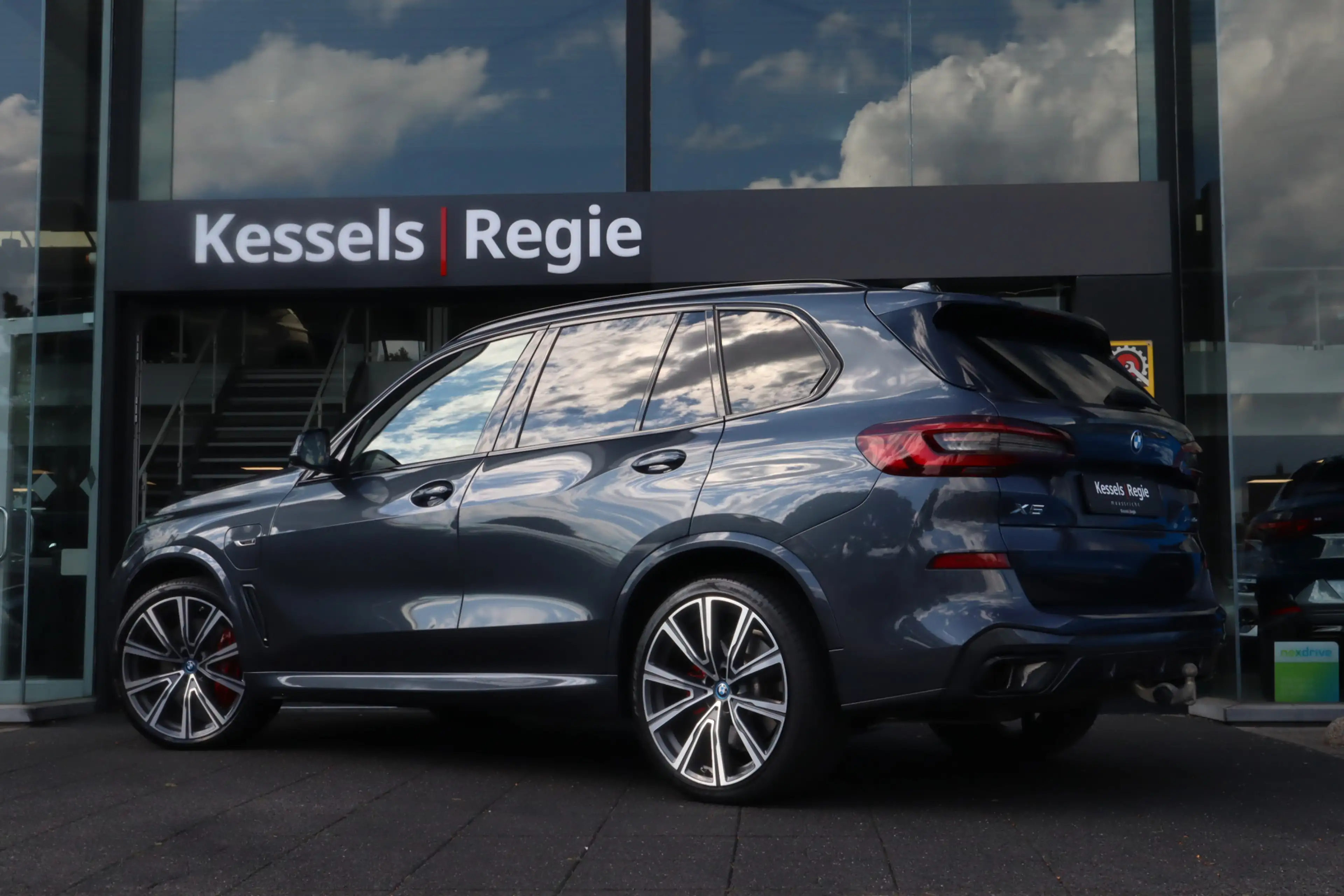 BMW X5 xDrive45e M-Sport | SkyLounge | Indvidual | Dri.As — photo 25