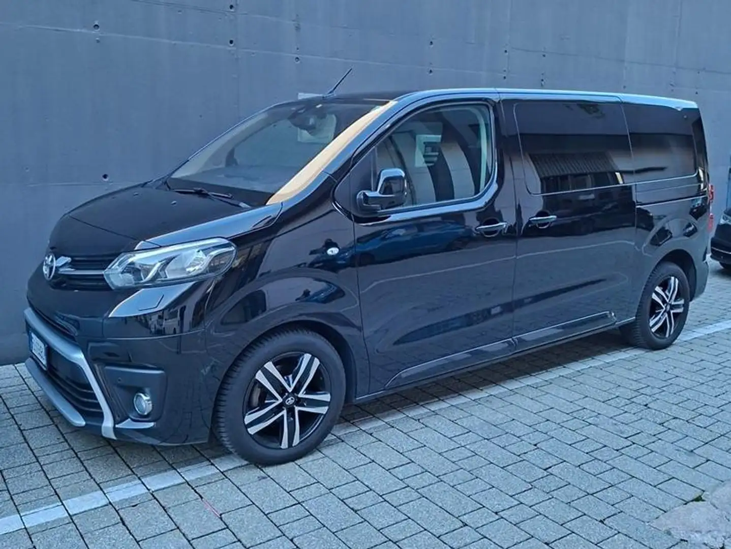 Toyota Proace Executive Nero - 2
