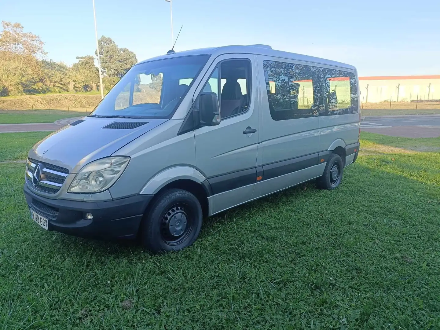 Mercedes-Benz Sprinter Sprinter+Furgón+215CDI+Medio Gris - 1