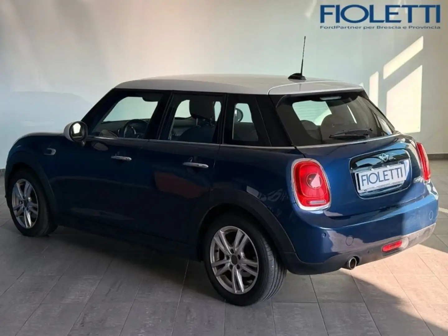 MINI Cooper D (F55) MINI 1.5 COOPER D HYPE 5 PORTE Bleu - 2