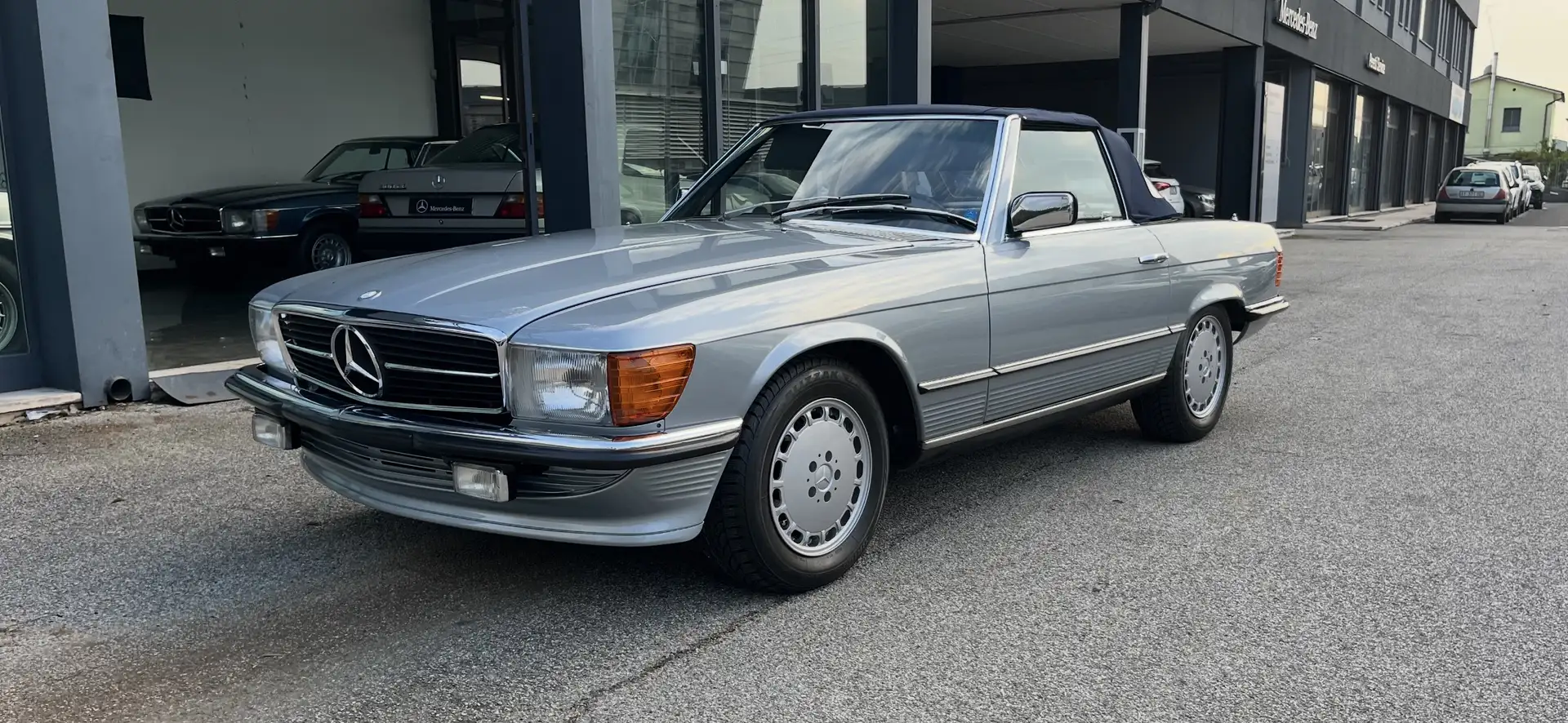 Mercedes-Benz SL 380 km 22.000 Da Nuova CONSERVATA Certificata Ferrari - 1