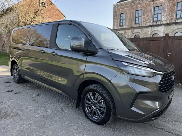 Ford Tourneo Custom 2.0 TD **9 PLACES** Titanium S/S (EU6.2)