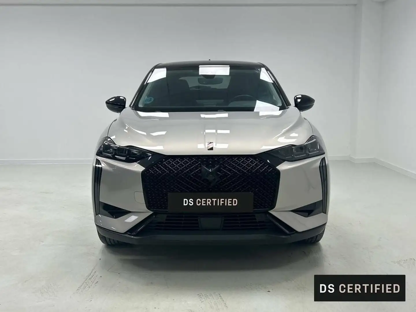 DS Automobiles DS 3 PureTech 96kW Auto. Performance Line Grau - 2