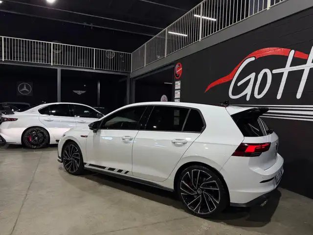 Volkswagen Golf view 4