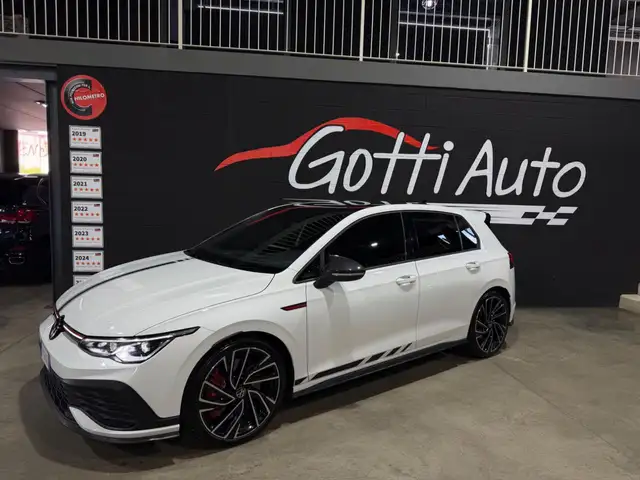 Volkswagen Golf view 2