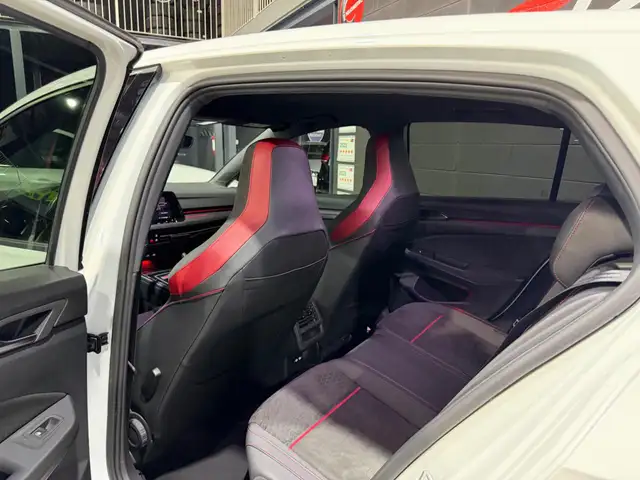 Volkswagen Golf view 10