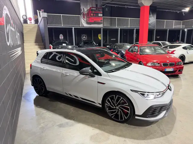 Volkswagen Golf view 3