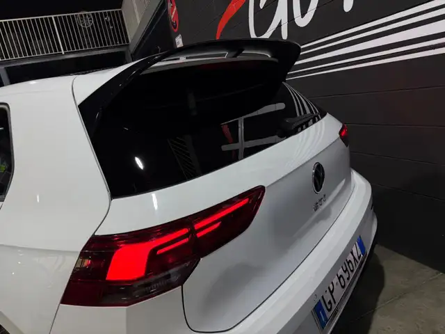 Volkswagen Golf view 9