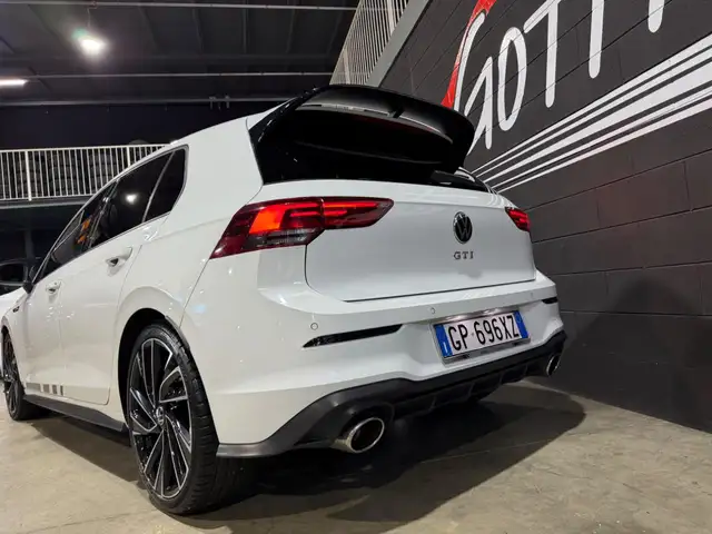 Volkswagen Golf view 5