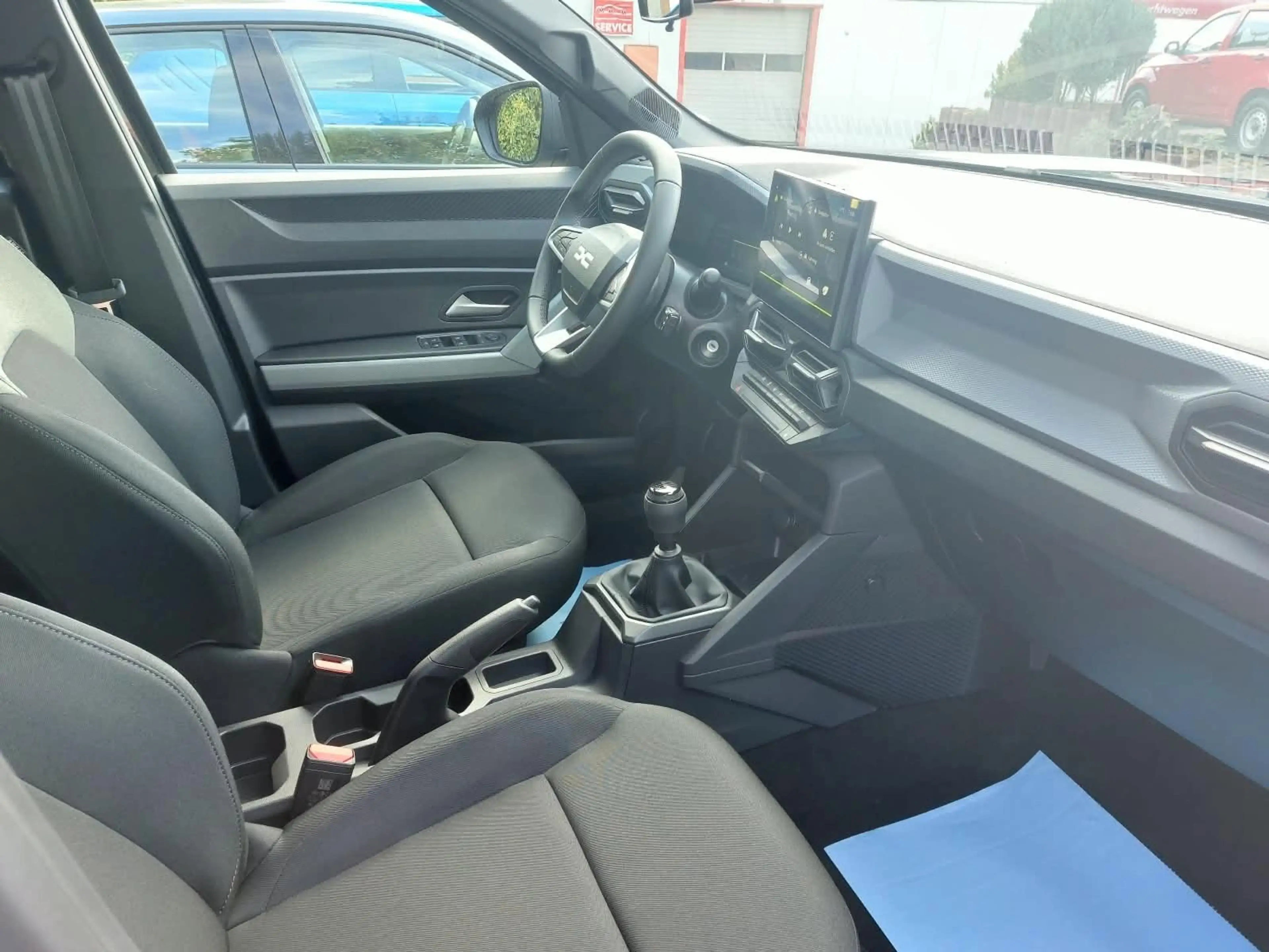Dacia Bigster TCe 140 Essential — photo 7