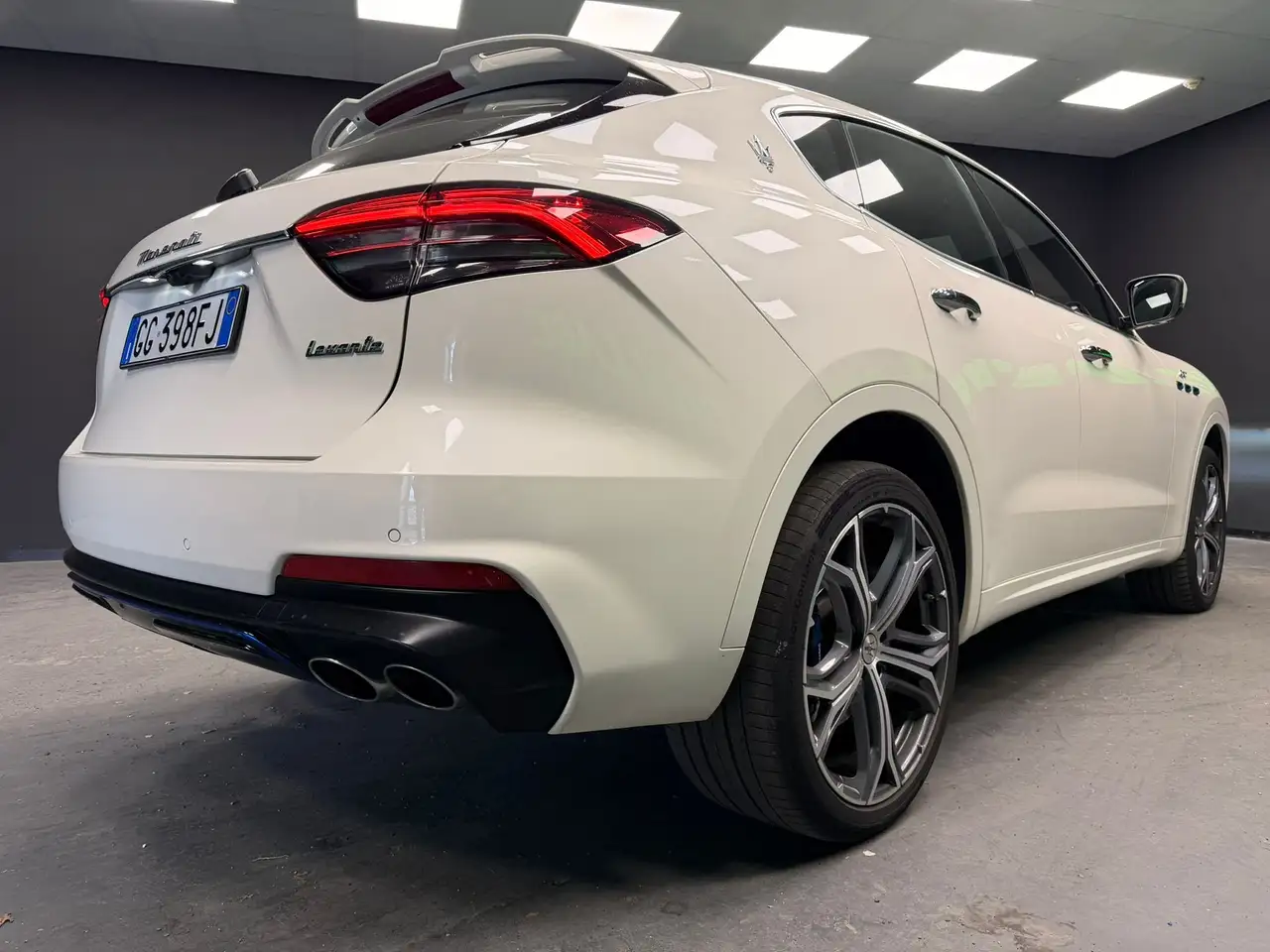 Maserati Levante 2021 — фото 15