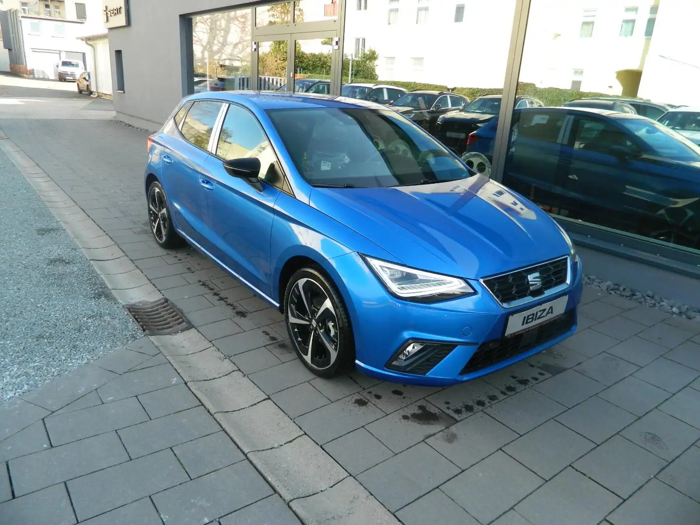 SEAT Ibiza FR 1.0 TSI Voll LED/Navi/Sitzheiz/Kessy/R-Kamera/P Blue - 1