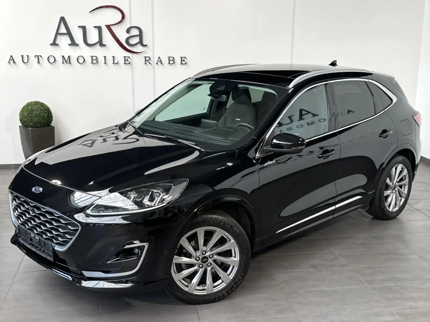 Ford Kuga 2.0 EB 4x4 Aut Vignale NAV+LED+AHK+PANO+HUD Black - 1