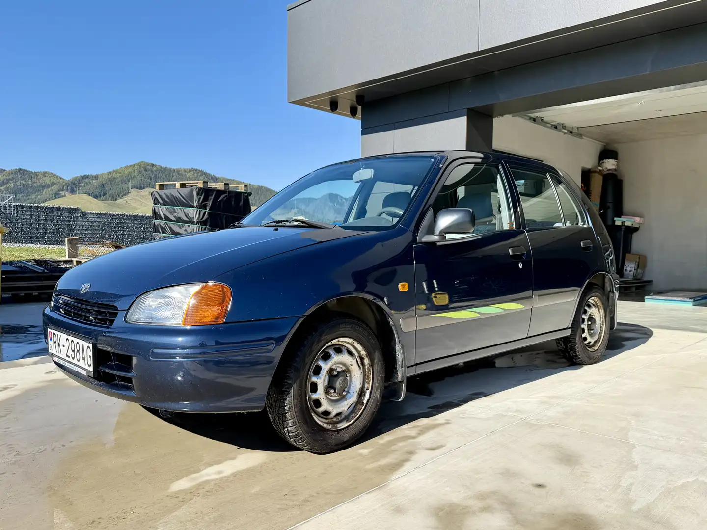 Toyota Starlet - 1