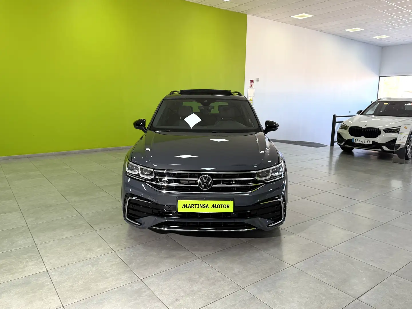 Volkswagen Tiguan 2.0TDI R-Line DSG 110kW Gris - 2