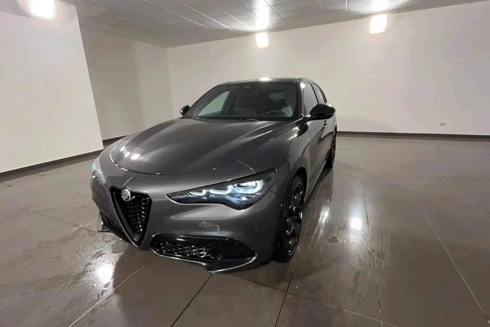 Alfa Romeo Stelvio Stelvio 2.2 t Veloce Q4 210cv auto Grigio - 1