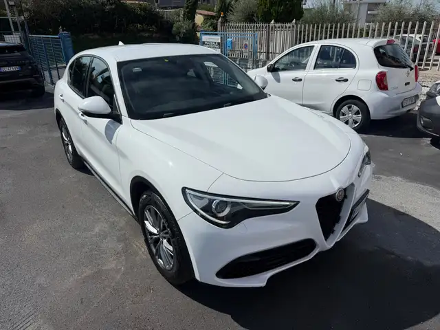 Alfa Romeo Stelvio view 6