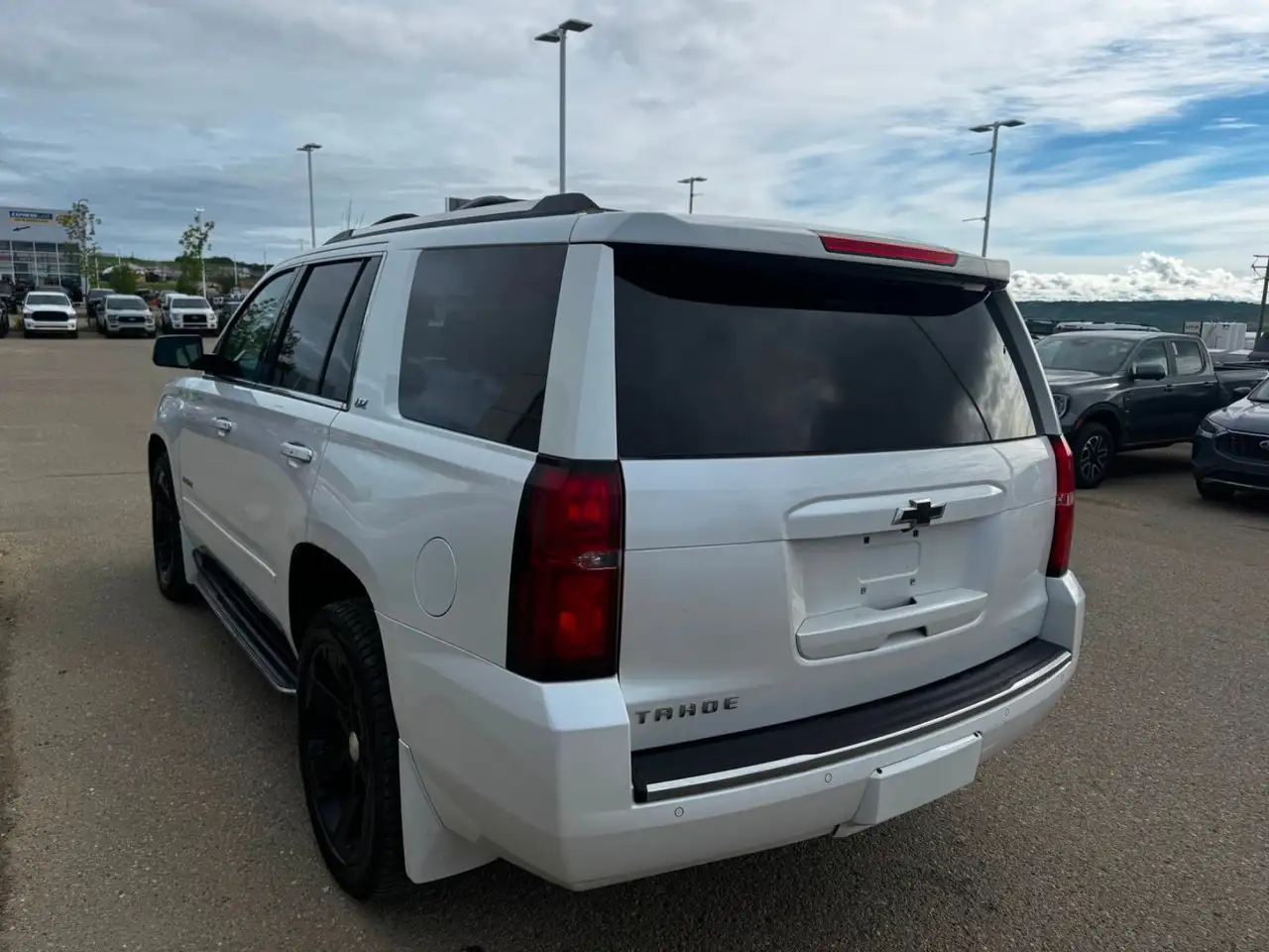 Chevrolet Tahoe снимка Chevrolet Tahoe