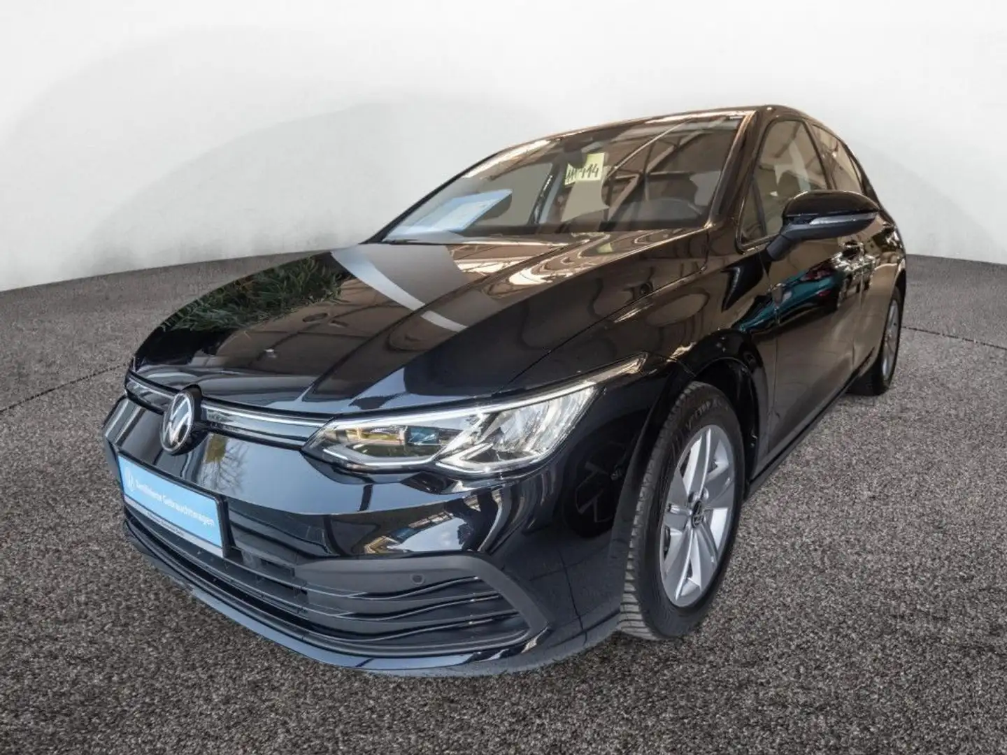 Volkswagen Golf VIII 1.0 eTSI DSG Life Navi AHK PDC SHZ Schwarz - 2