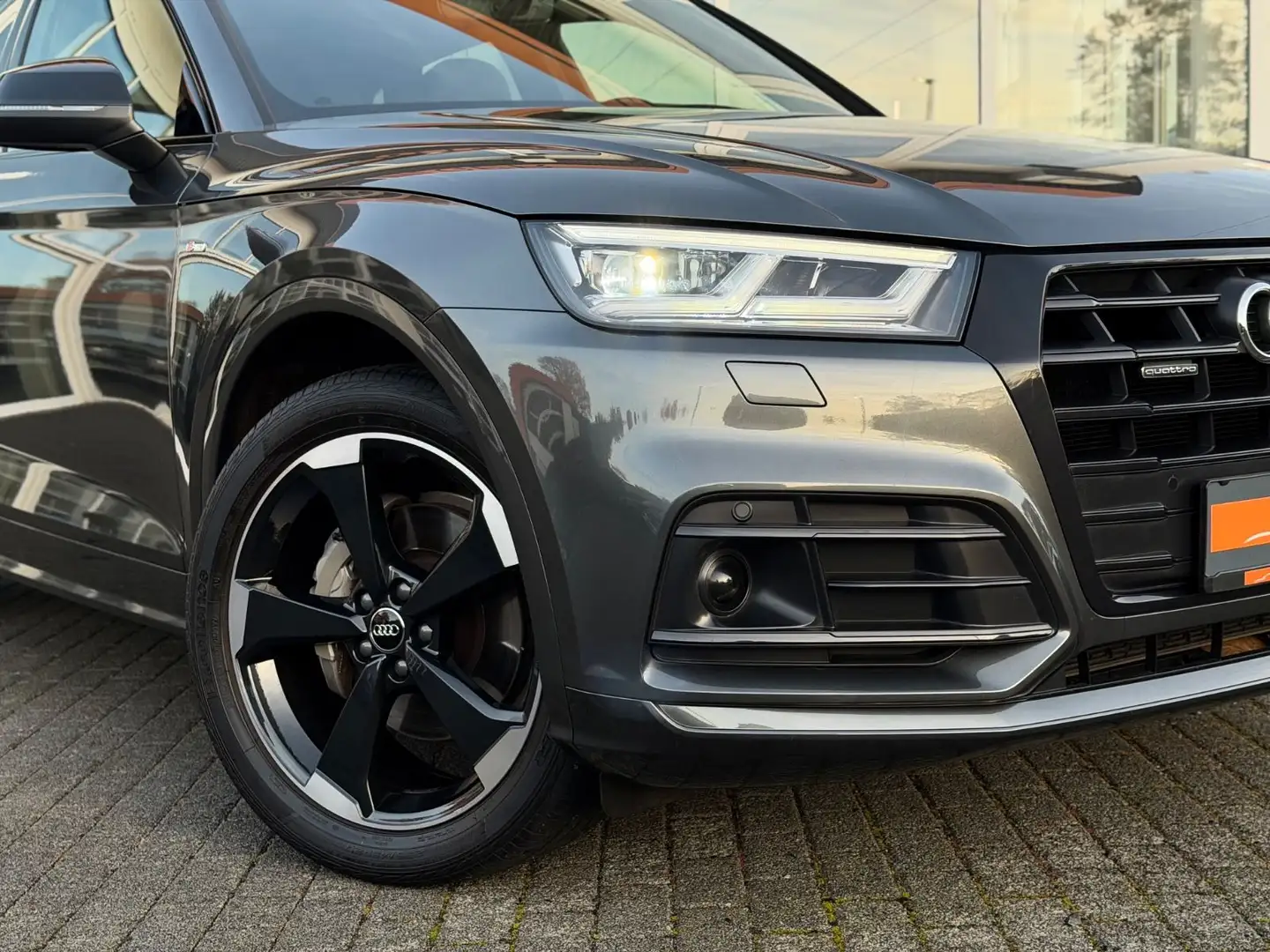 Audi Q5 40 TDI Quattro S-Line*Virtual*Kam*ACC*Ahk*LED Grau - 2