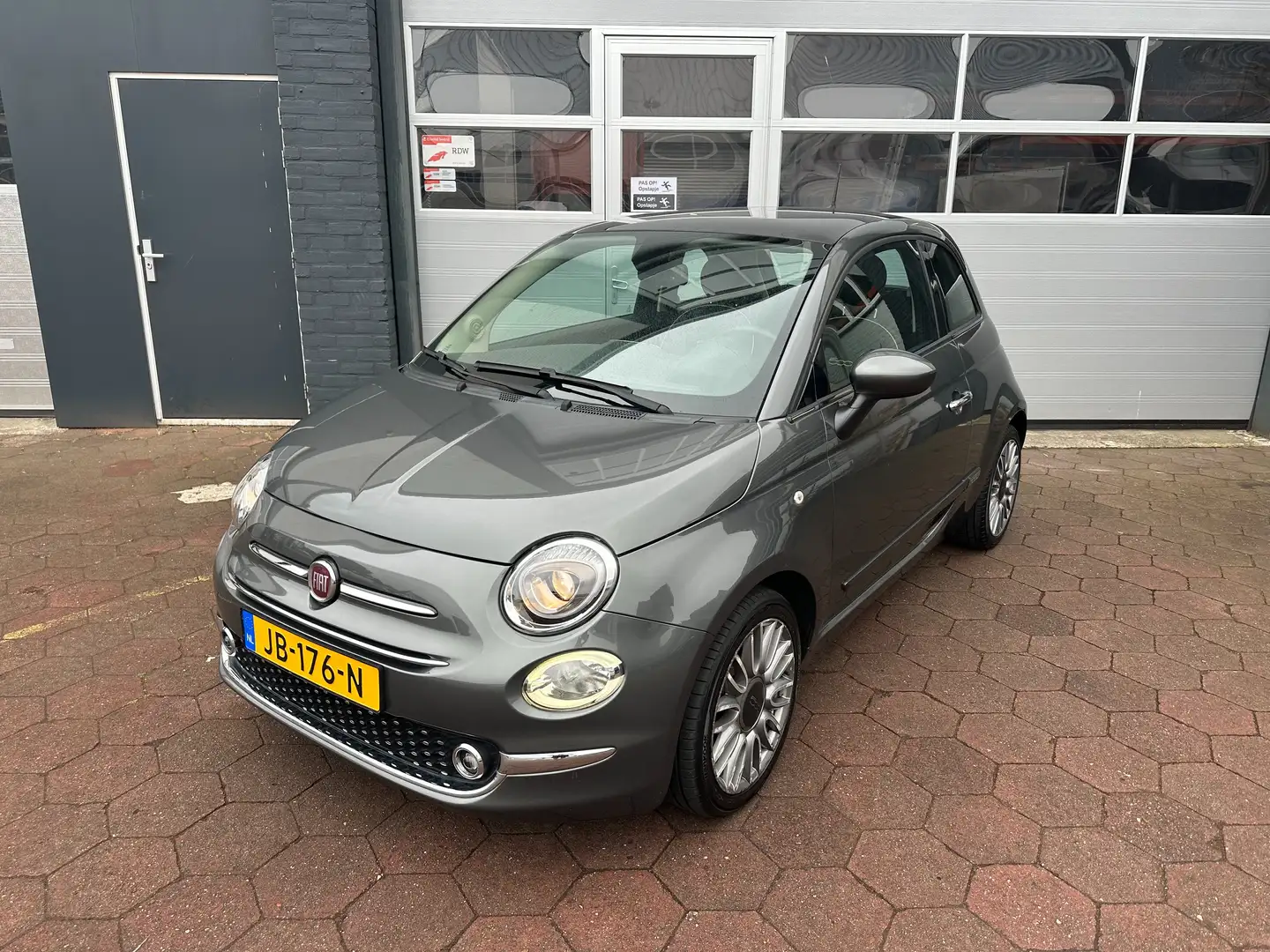 Fiat 500 0.9 TwinAir Lounge | Pano | Cruise | PDC | NAP | Gris - 2