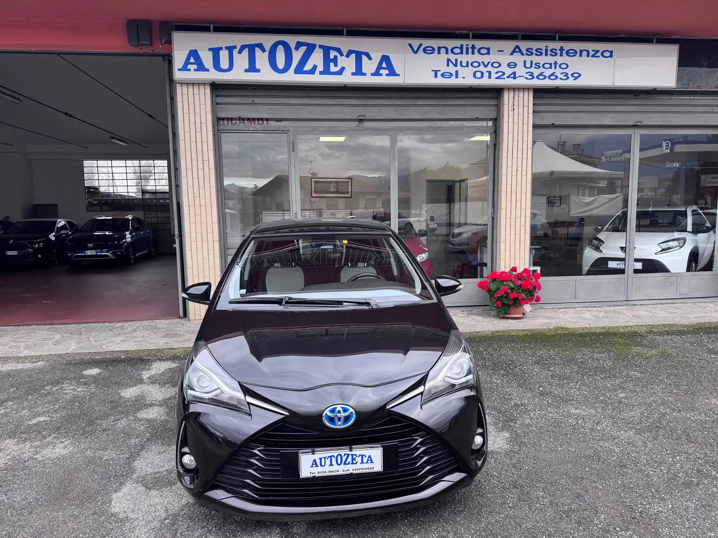 Toyota Yaris Yaris III 2017 5p 1.5h Active my18 Nero - 2