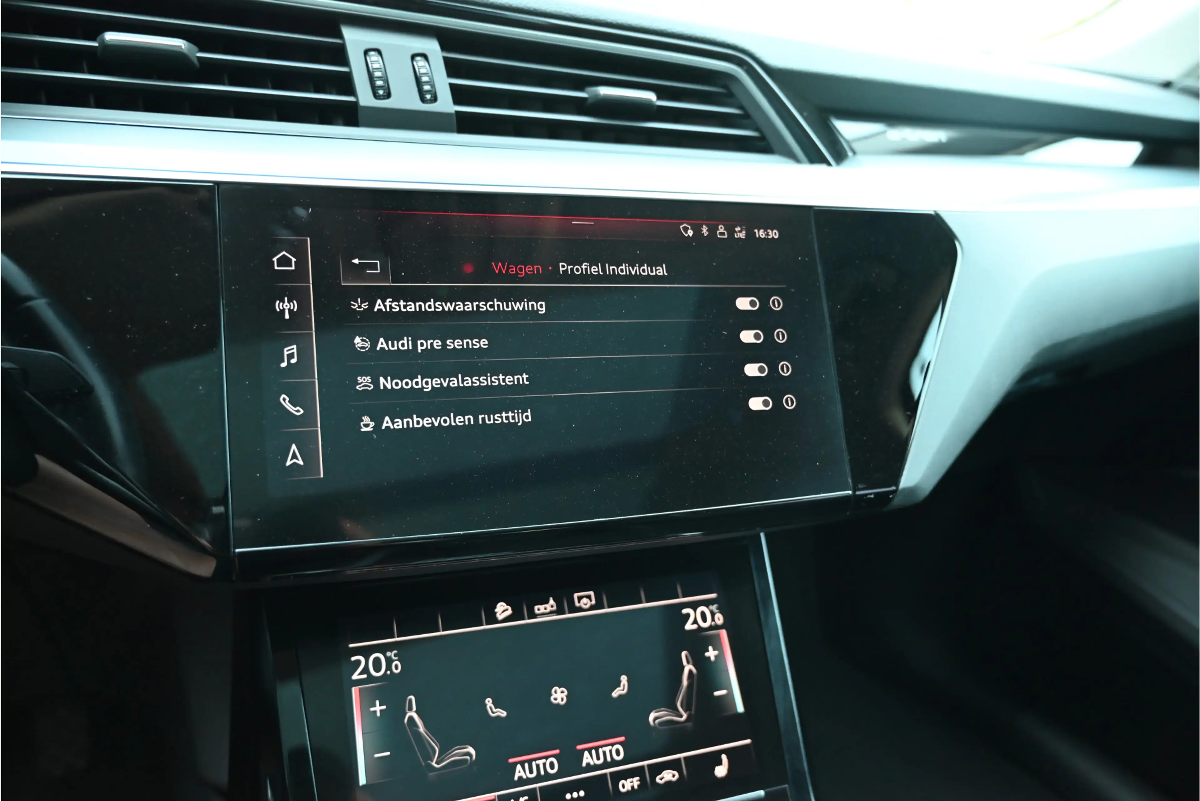 Audi e-tron 50 QUATTRO / PANO / LEDER / MEMORY / CAMERA / LED — photo 15