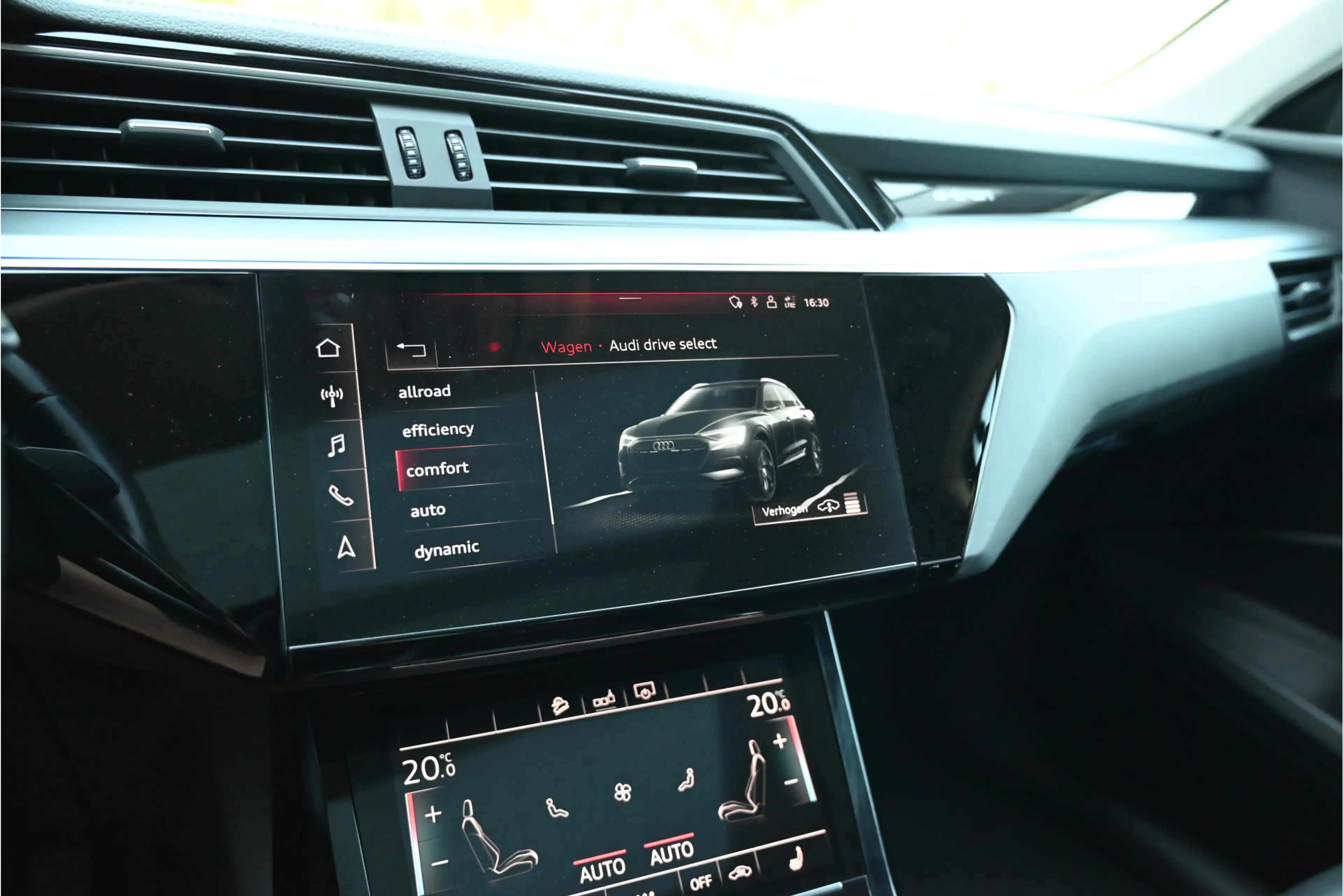 Audi e-tron 50 QUATTRO / PANO / LEDER / MEMORY / CAMERA / LED — photo 13