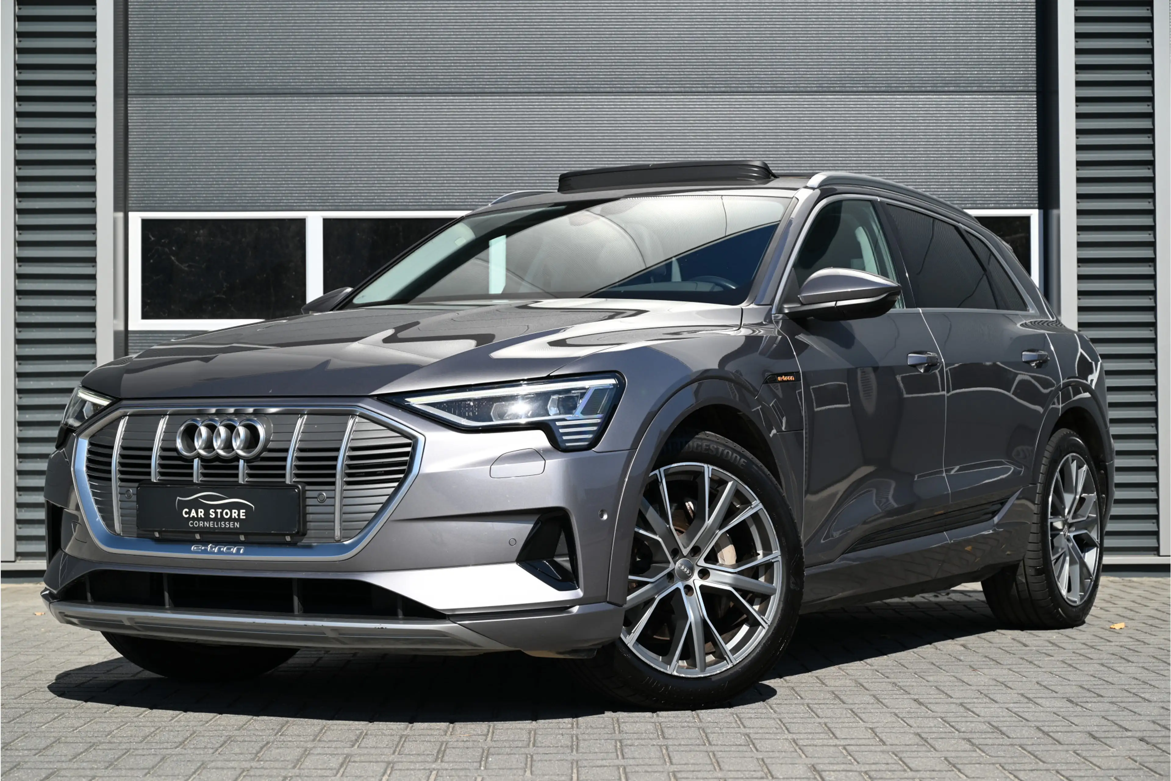 Audi e-tron 50 QUATTRO / PANO / LEDER / MEMORY / CAMERA / LED