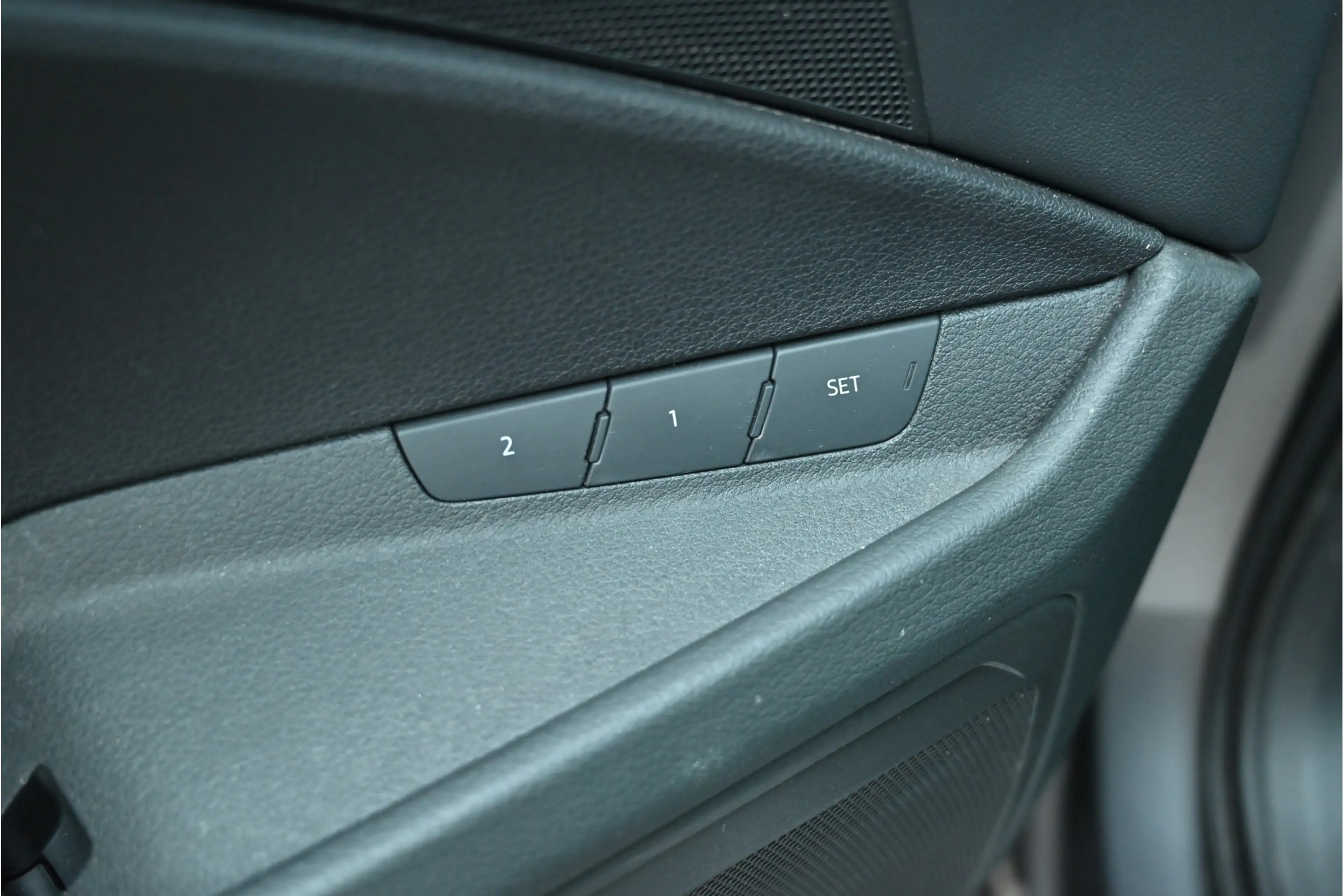 Audi e-tron 50 QUATTRO / PANO / LEDER / MEMORY / CAMERA / LED — photo 14