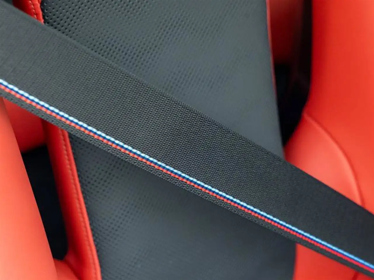 BMW M4 photo BMW M4