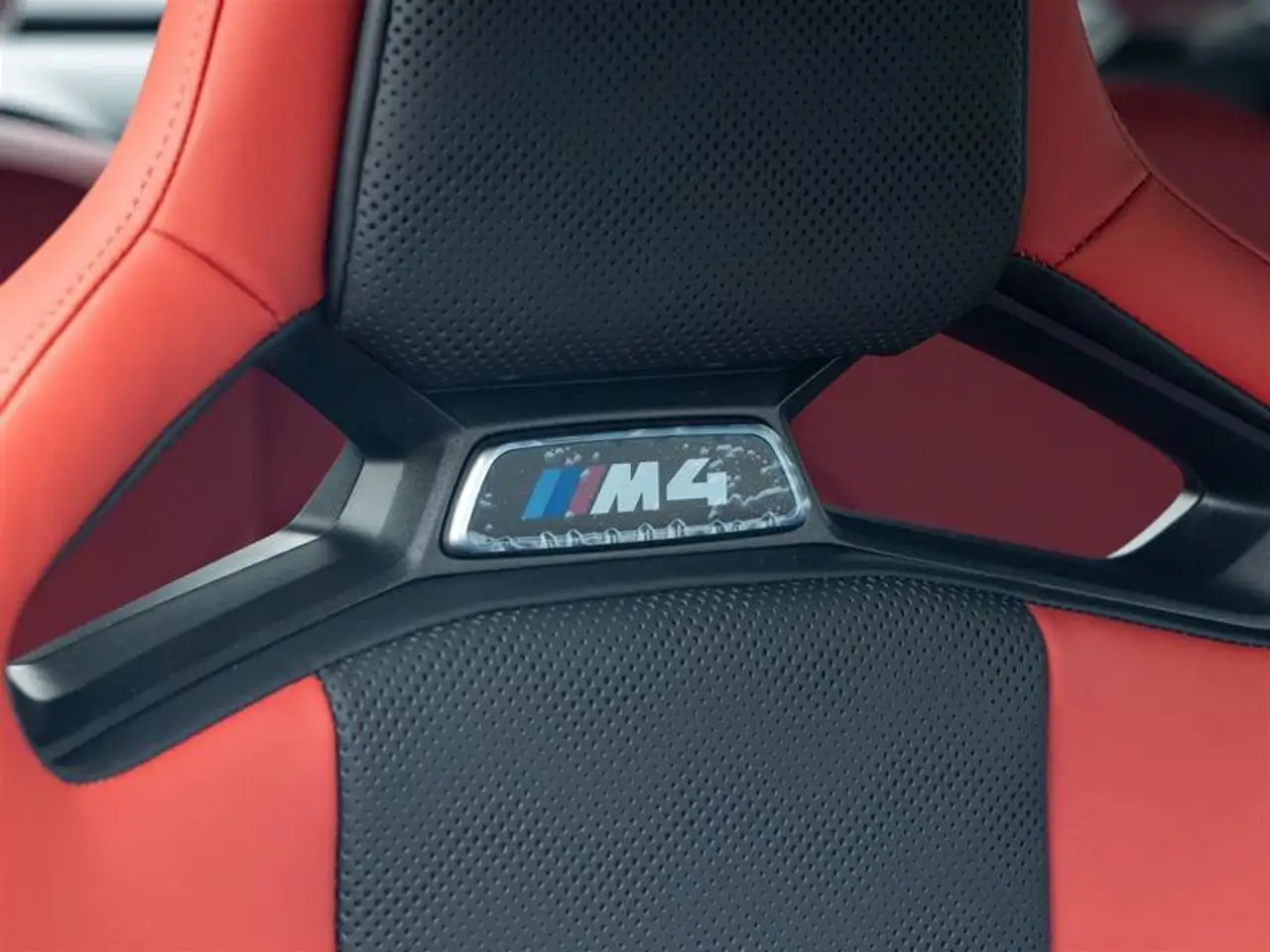 BMW M4 photo BMW M4