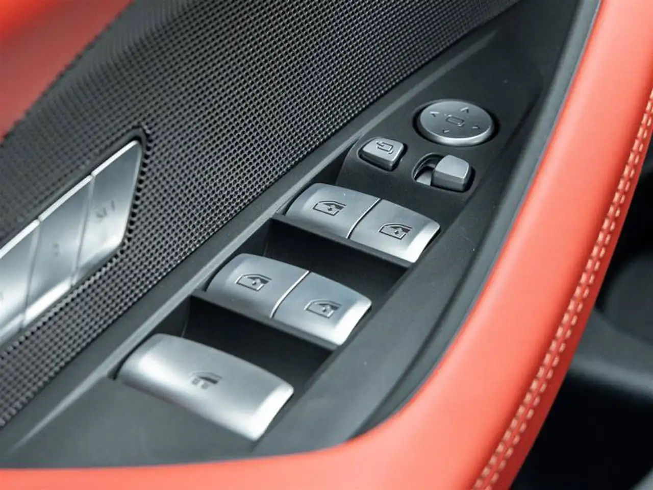 BMW M4 photo BMW M4